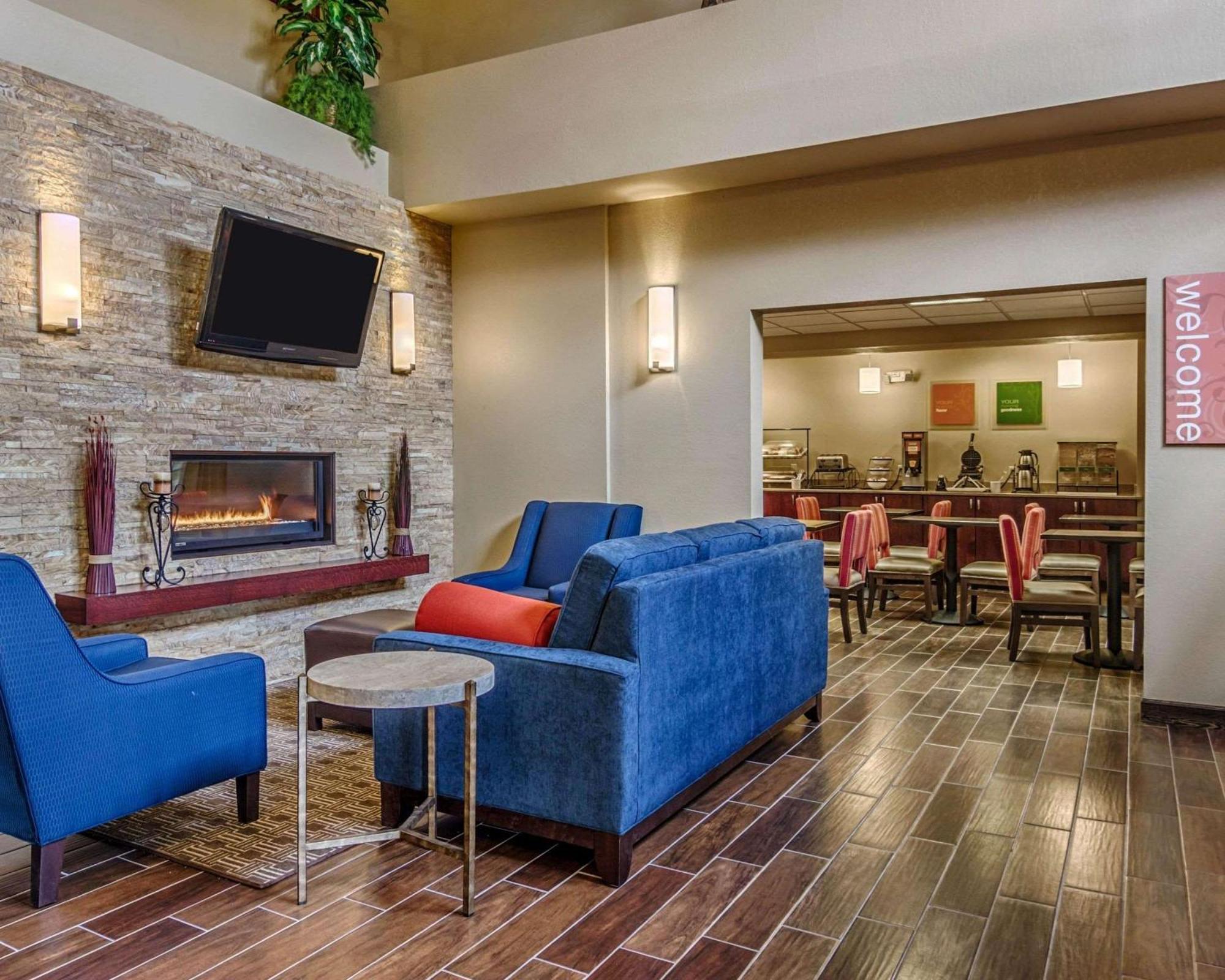Comfort Inn & Suites Grafton-Cedarburg Zewnętrze zdjęcie