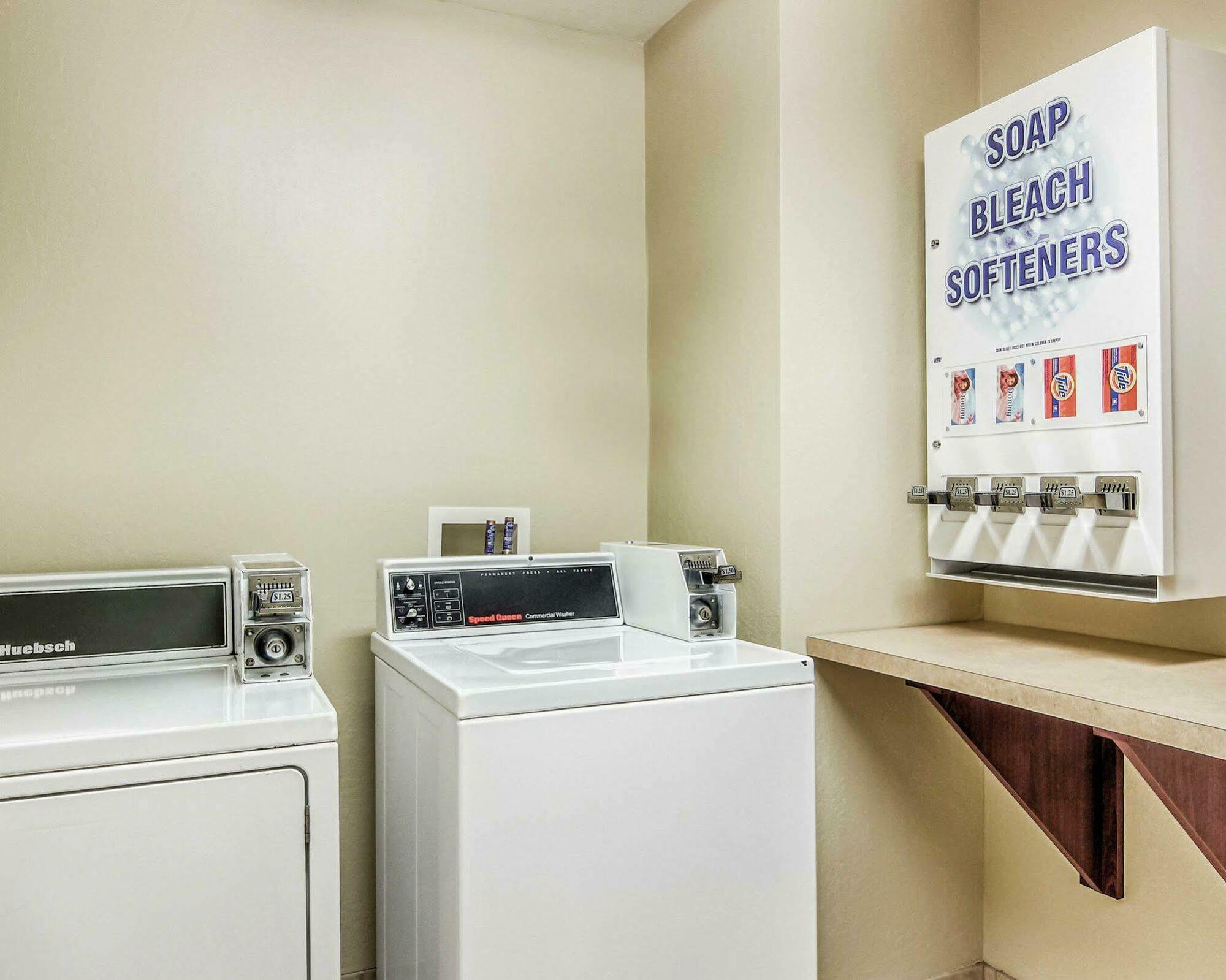Comfort Inn & Suites Grafton-Cedarburg Zewnętrze zdjęcie
